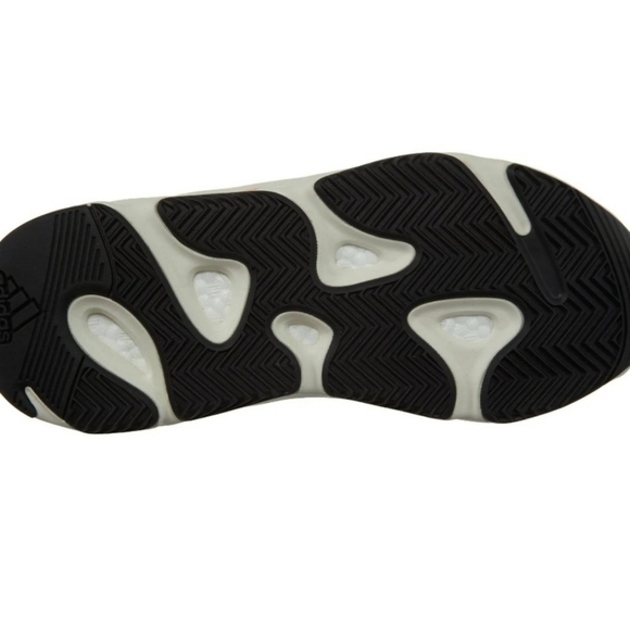 Yezzy 700 size 11.5 brand new never worn - Picture 1 of 5